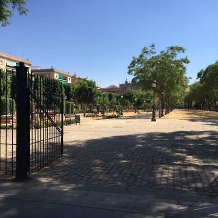 Apartamento A Estrenar Frente A La Plaza De Espana Севилья Экстерьер фото