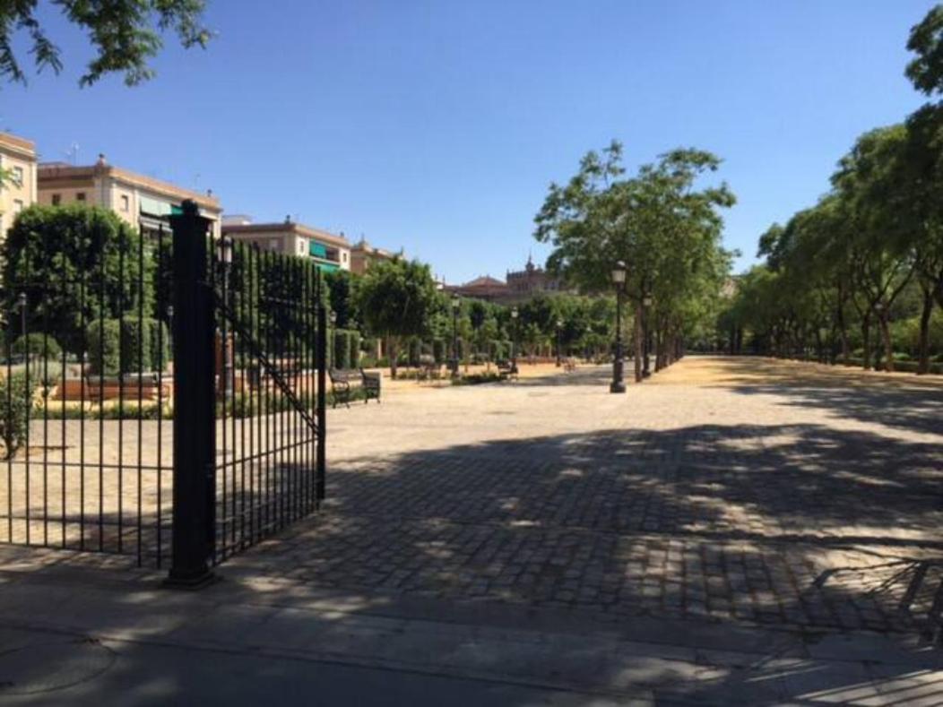Apartamento A Estrenar Frente A La Plaza De Espana Севилья Экстерьер фото